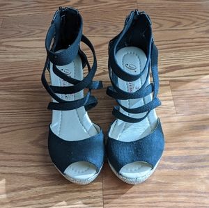 Black strapped heels - unused
